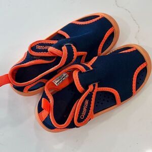 Oshkosh size  toddler 9 navy/ orange water shoes